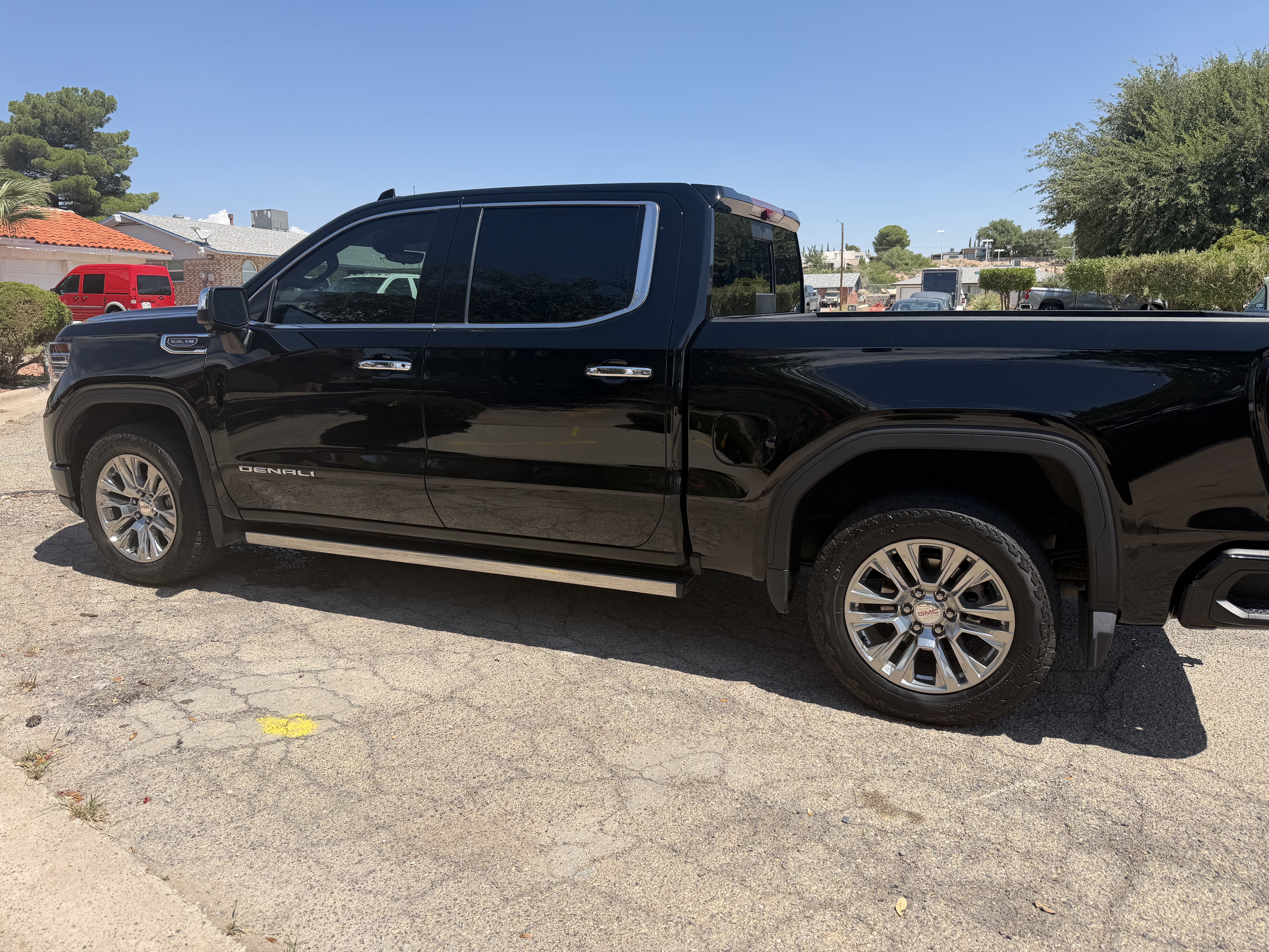 Used 2023 GMC Sierra 1500 Denali w/ Technology Package AWD/4WD image 5