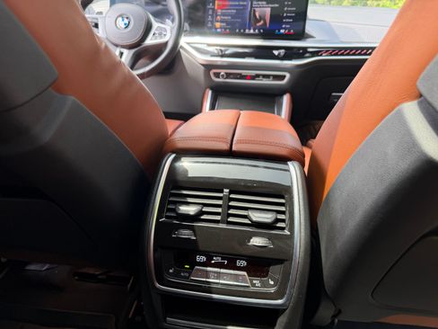 Used 2024 BMW X6 M60i w/ Dynamic Handling Package AWD/4WD image 27