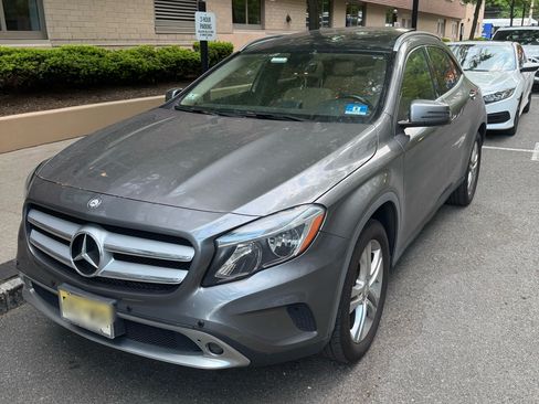 Used 2015 Mercedes-Benz GLA 250 4MATIC image 2