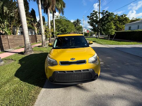 Used 2015 Kia Soul + image 6
