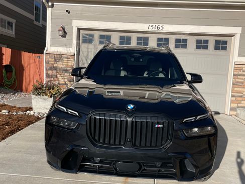 Used 2025 BMW X7 M60i w/ Climate Comfort Package image 12