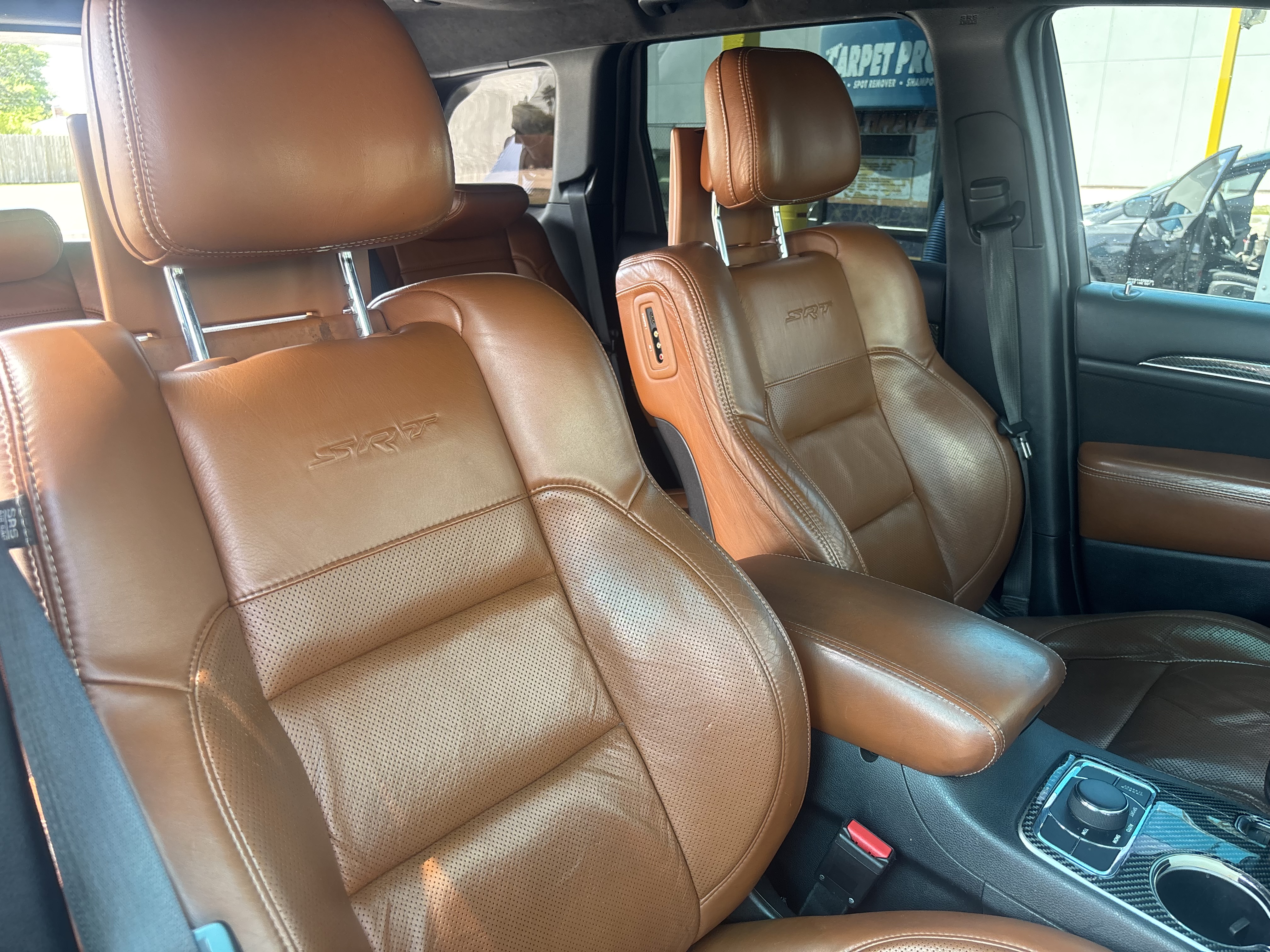 Used 2015 Jeep Grand Cherokee SRT w/ Luxury Group II AWD/4WD image 8