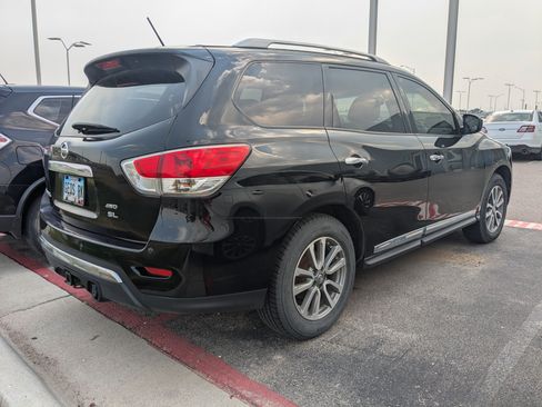 Used 2014 Nissan Pathfinder SL w/ SL Premium Package AWD/4WD image 2