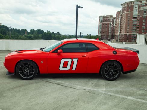 Used 2021 Dodge Challenger R/T Scat Pack RWD image 9