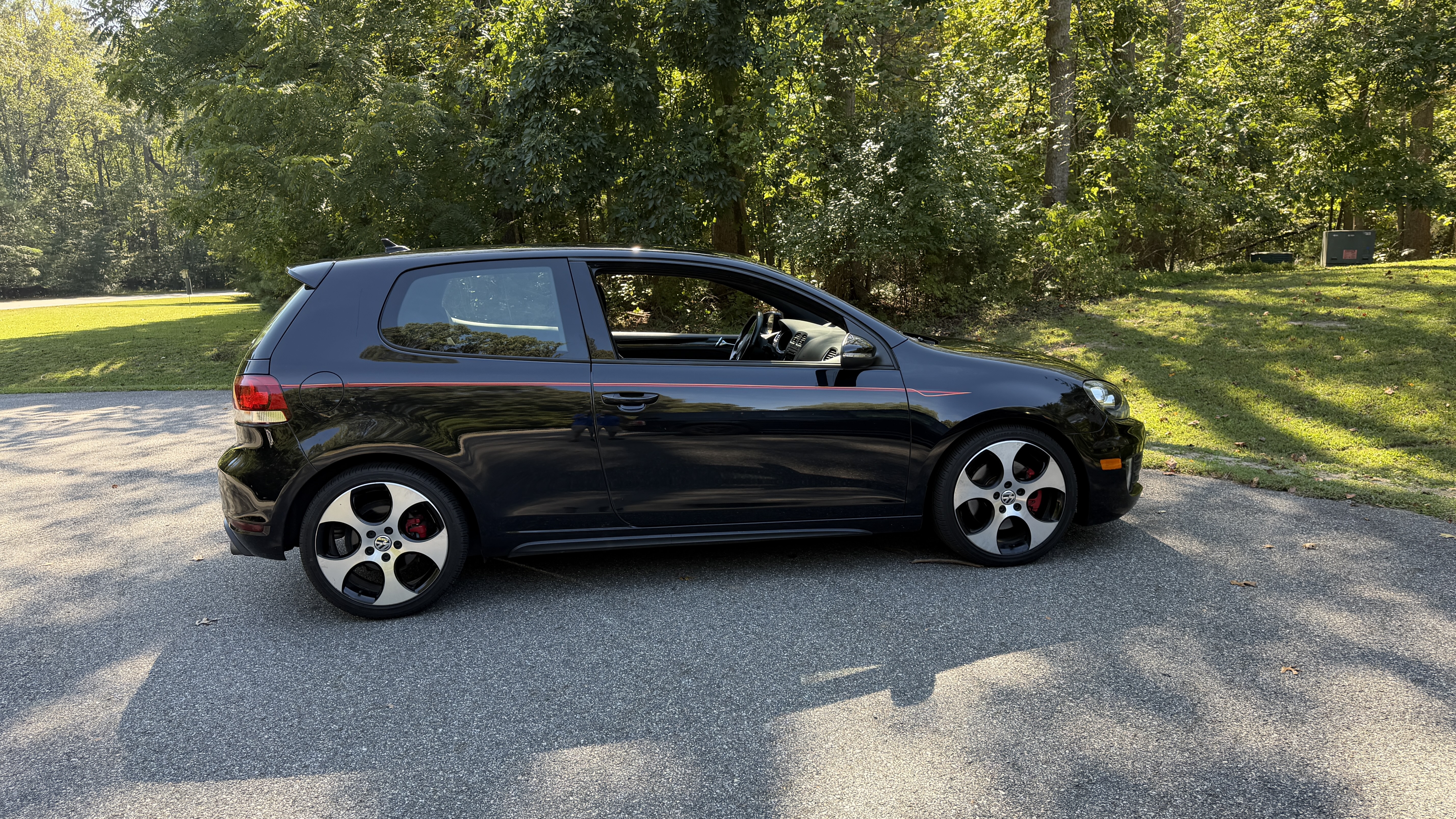 Used 2013 Volkswagen GTI 2-Door FWD image 2