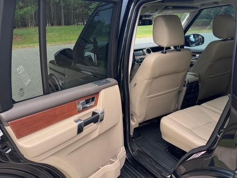 Used 2015 Land Rover LR4 HSE AWD/4WD image 15