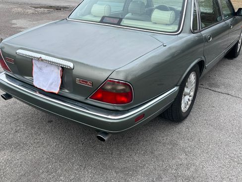 Used 1996 Jaguar XJ Vanden Plas image 8