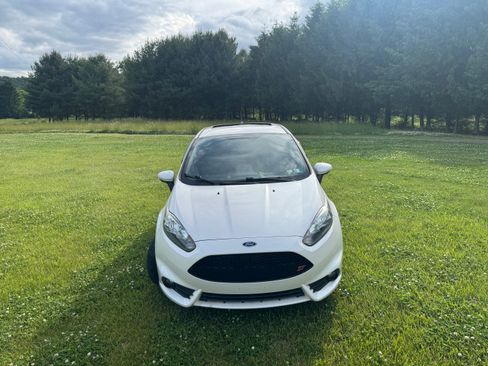 Used 2017 Ford Fiesta ST FWD image 4