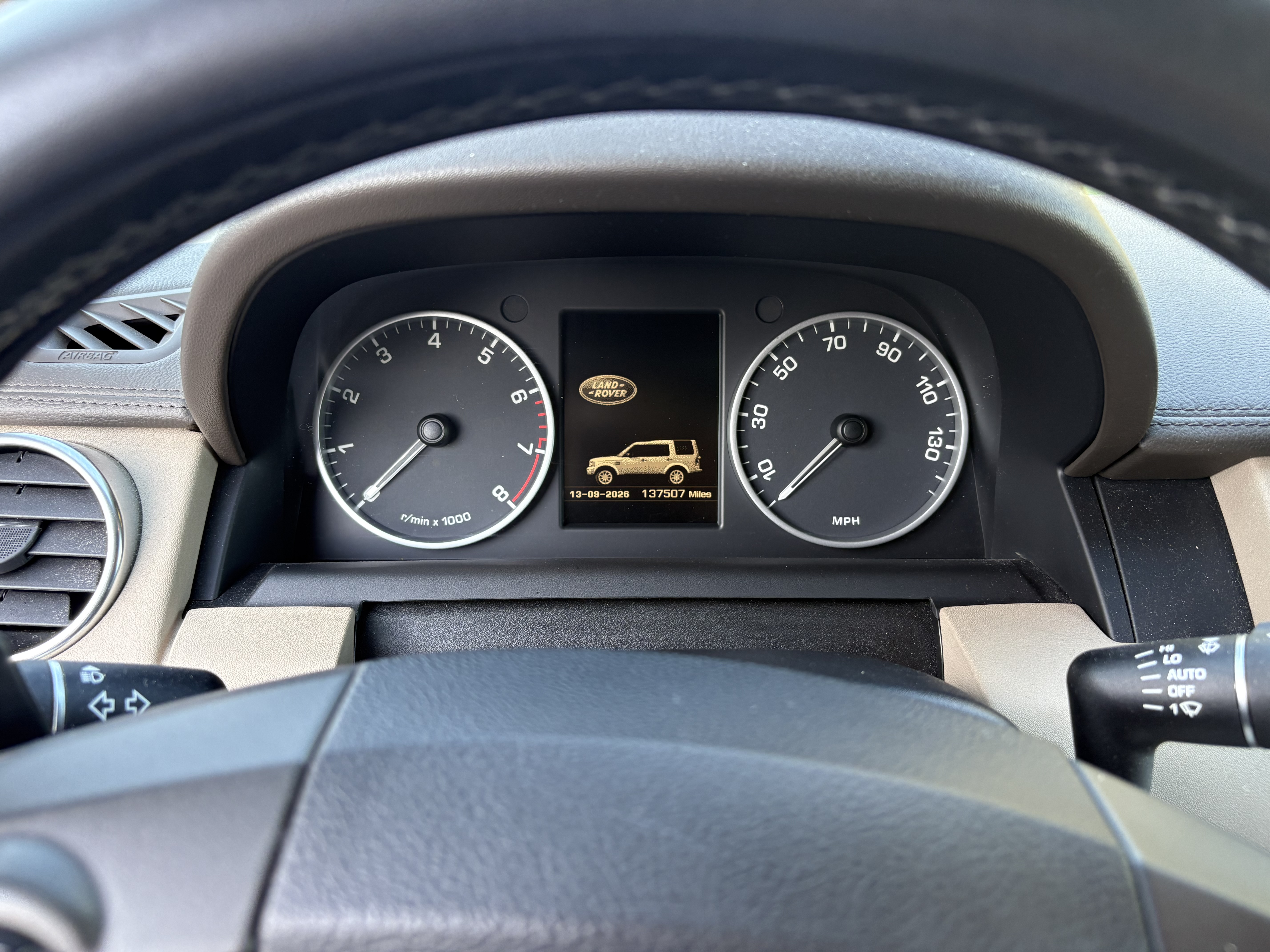 Used 2015 Land Rover LR4 HSE AWD/4WD image 11