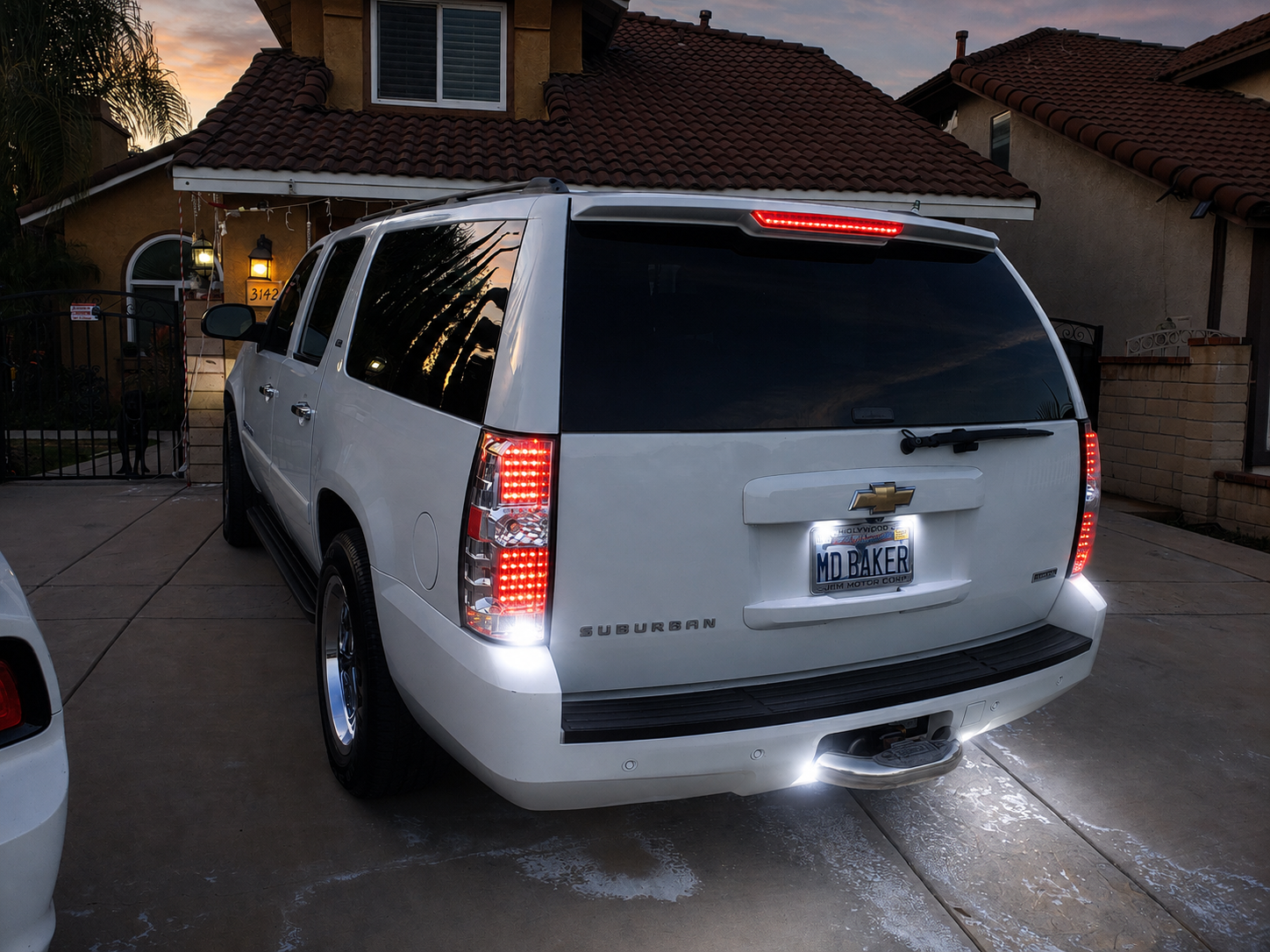 Used 2007 Chevrolet Suburban LTZ w/ LTZ Preferred Equipment Group AWD/4WD image 19