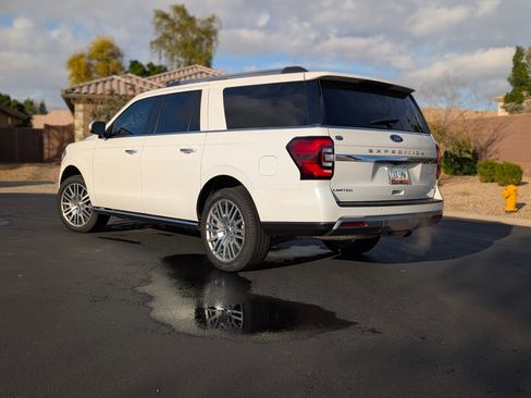 Used 2022 Ford Expedition Max Limited image 9