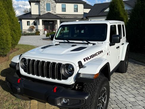 Used 2025 Jeep Wrangler Unlimited Rubicon image 19