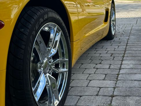 Used 2002 Chevrolet Corvette Convertible w/ Preferred Equipment Group2 RWD image 10