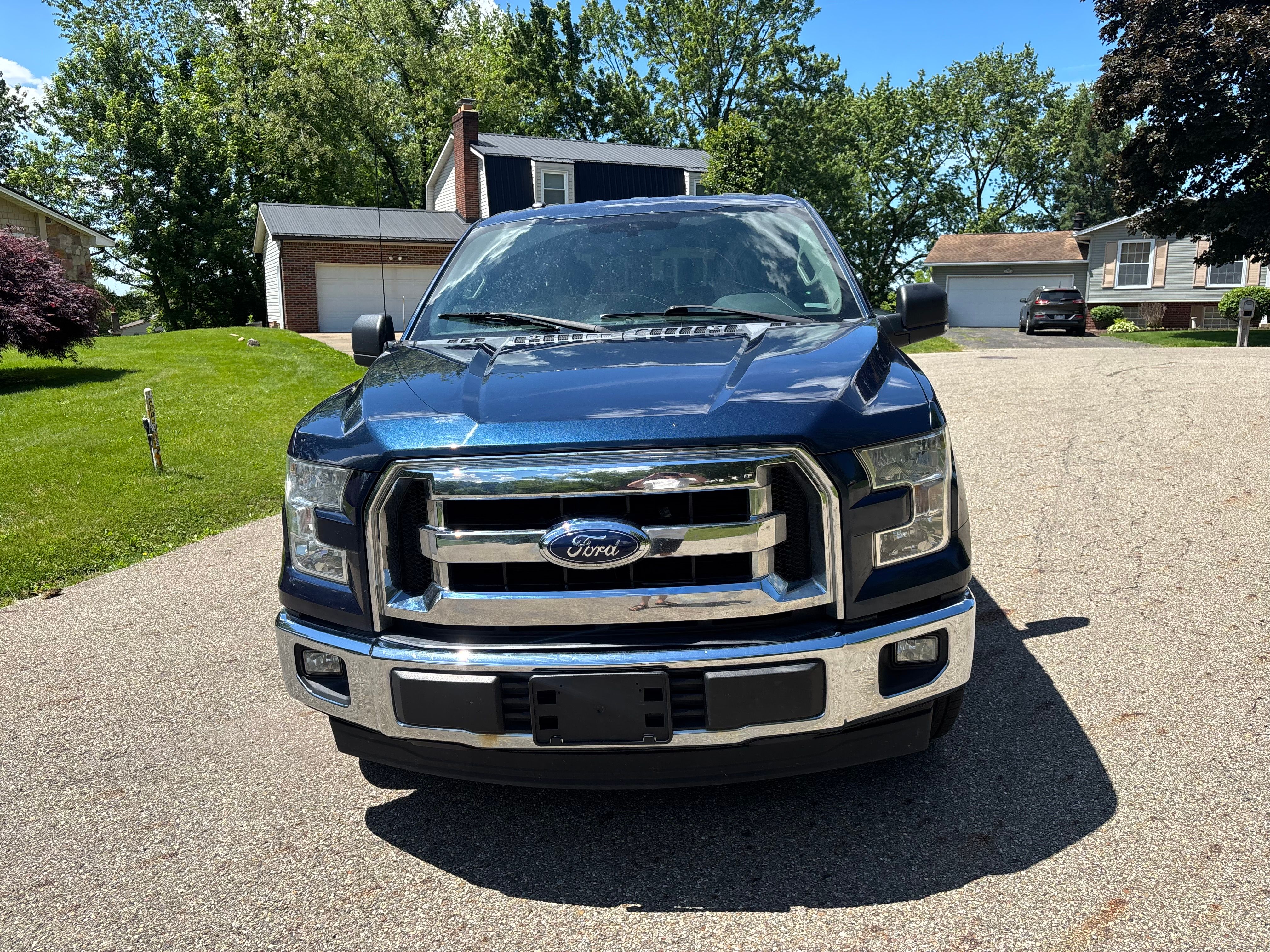 Used 2017 Ford F150 XLT w/ Equipment Group 301A Mid RWD image 2