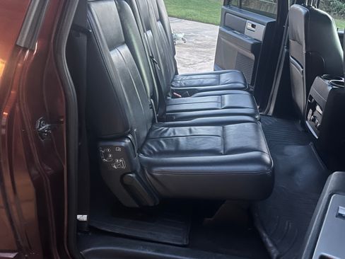Used 2015 Ford Expedition EL XLT w/ Equipment Group 202A AWD/4WD image 10
