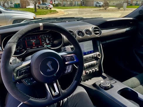 Used 2020 Ford Mustang Shelby GT500 w/ Carbon Fiber Track Pack image 2