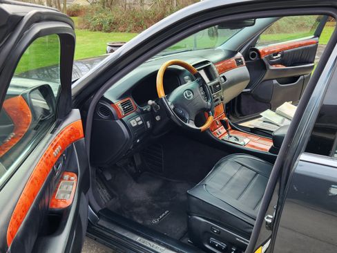 Used 2004 Lexus LS 430 image 6