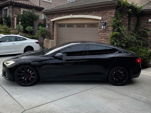 Used 2017 Tesla Model S 75 image 6