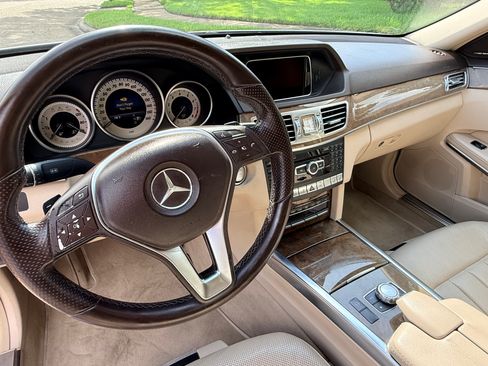 Used 2014 Mercedes-Benz E 350 Sedan image 11