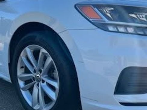 Used 2020 Volkswagen Passat 2.0T SE image 19