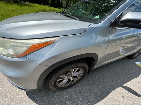 Used 2015 Toyota Highlander XLE AWD/4WD image 8