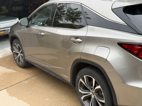 Used 2018 Lexus RX 450h AWD w/ Premium Package image 13