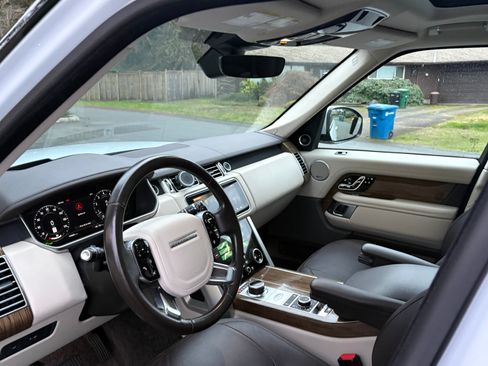 Used 2019 Land Rover Range Rover Supercharged image 11
