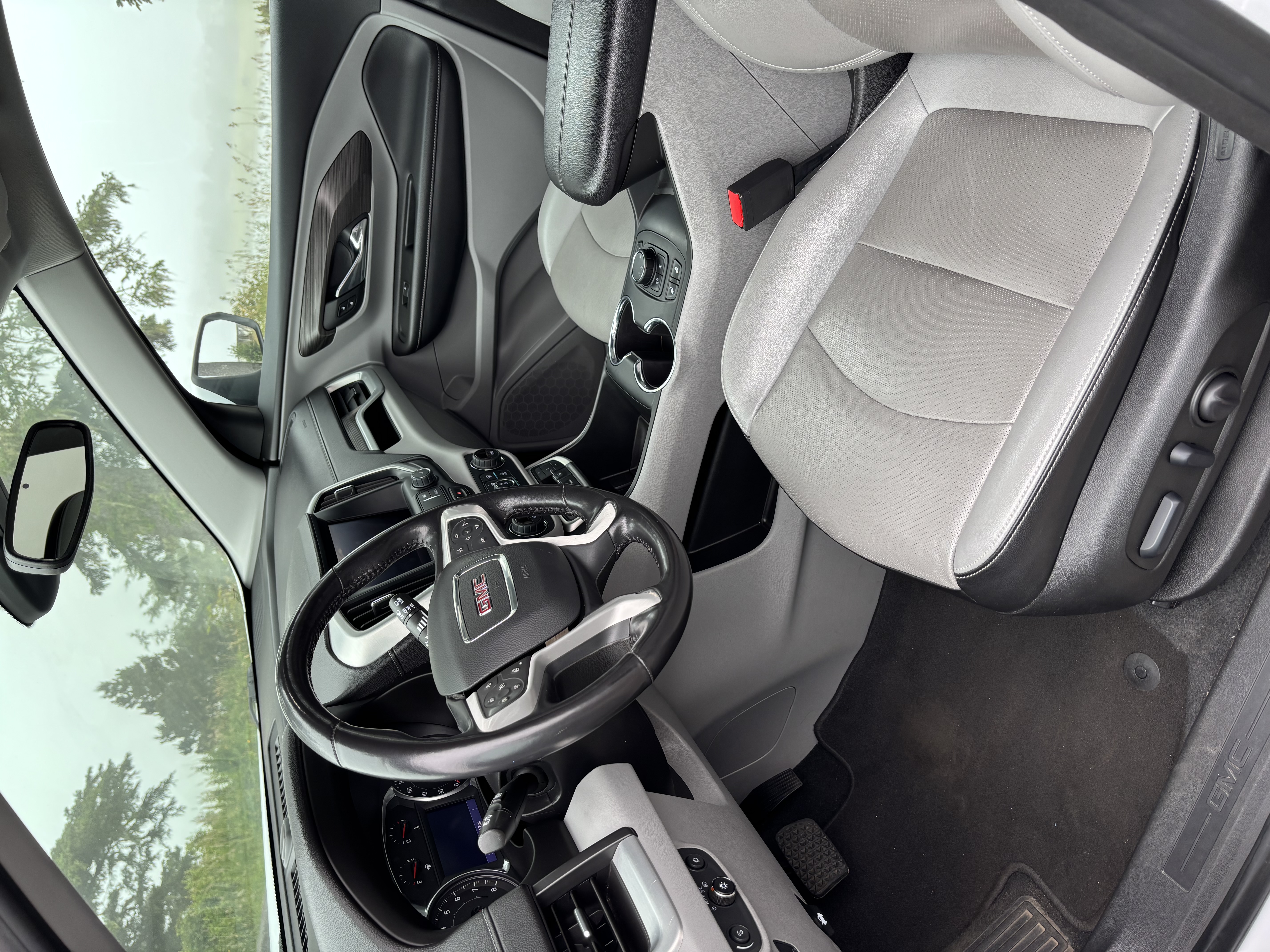 Used 2022 GMC Terrain SLT AWD/4WD image 14