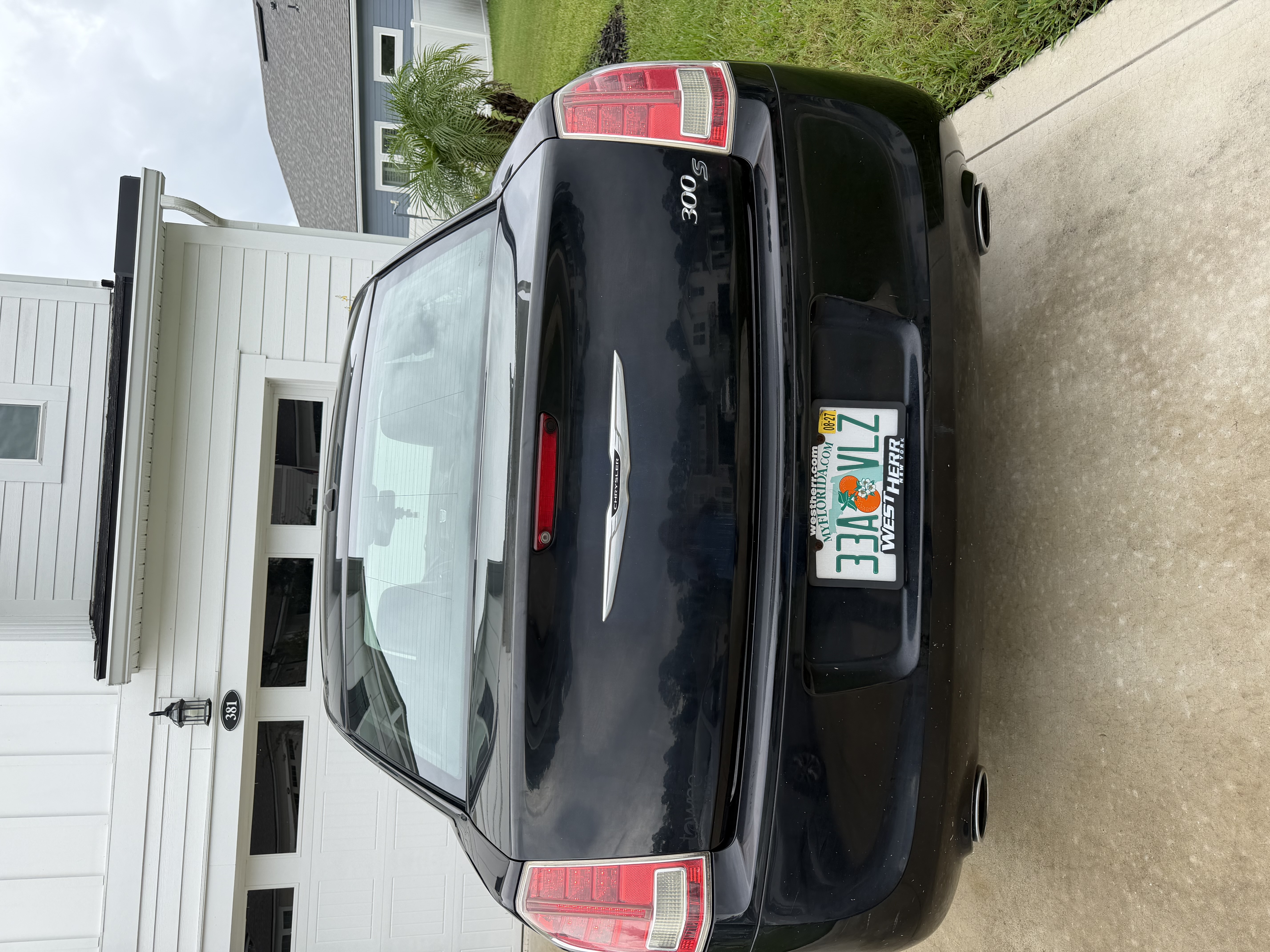 Used 2012 Chrysler 300 S RWD image 2