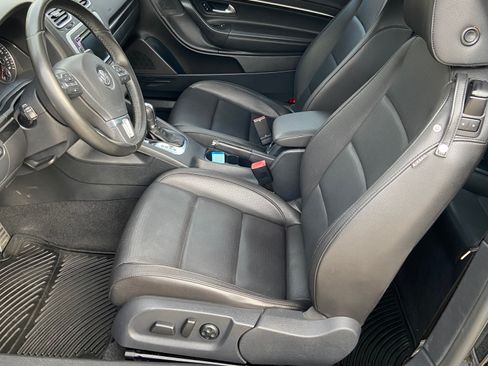 Used 2013 Volkswagen Eos FWD image 12