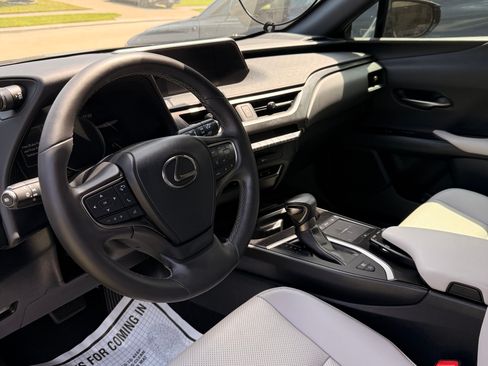 Used 2020 Lexus UX 250h w/ Premium Package AWD/4WD image 8