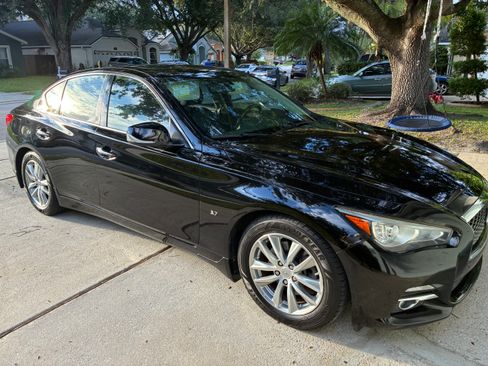 Used 2014 INFINITI Q50 w/ Moonroof Package image 2