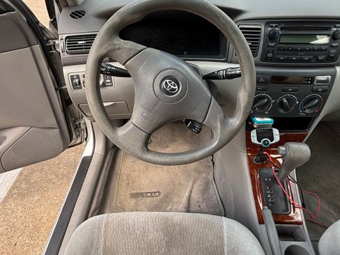 Used 2006 Toyota Corolla LE image 14