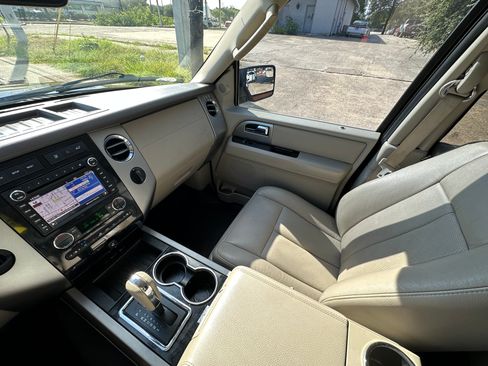 Used 2013 Ford Expedition Limited RWD image 8