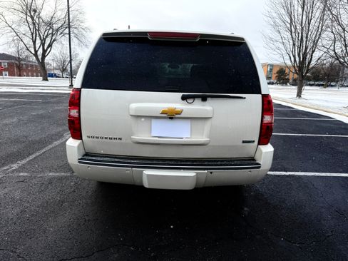 Used 2012 Chevrolet Suburban LTZ image 5