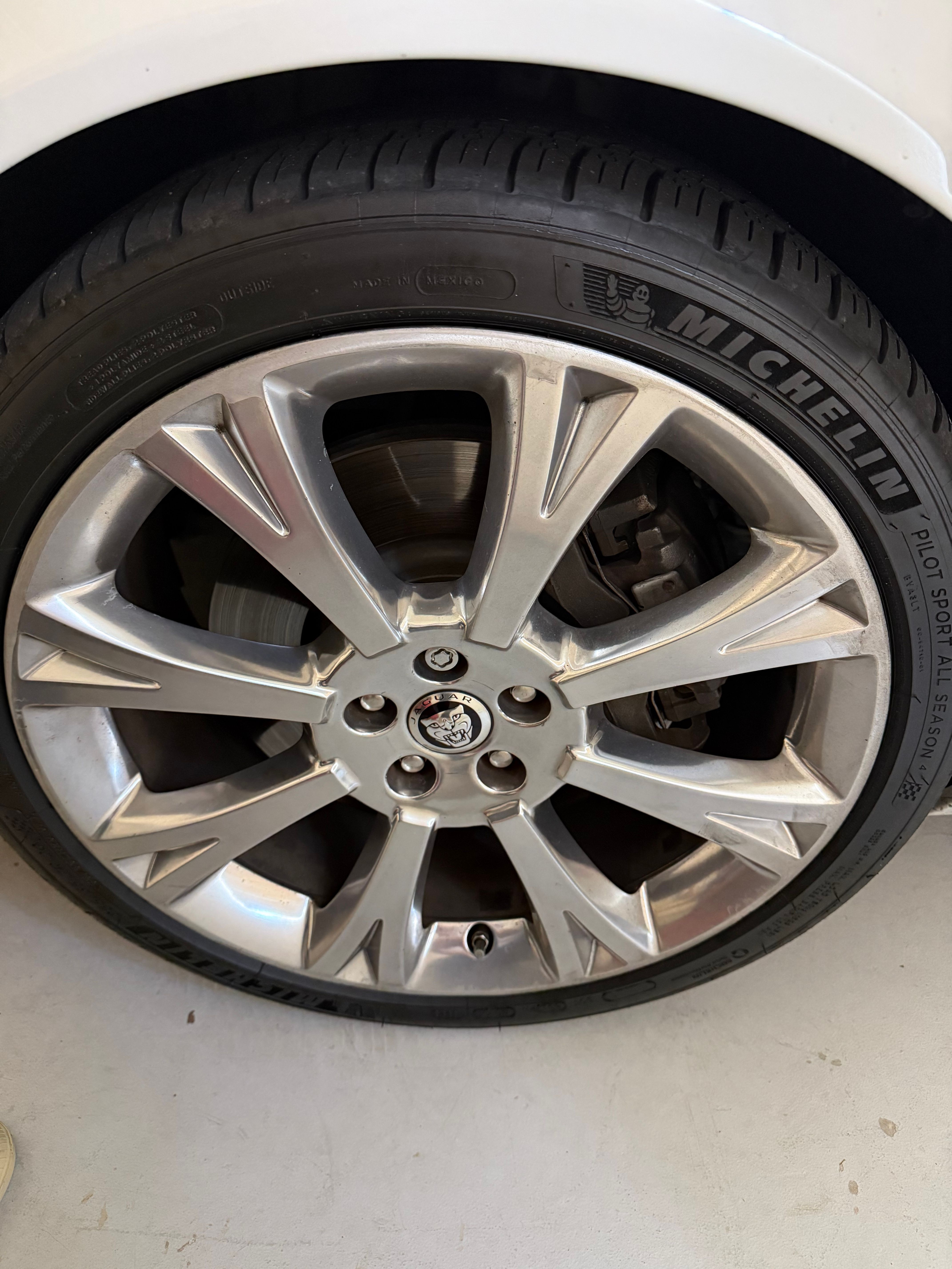 Used 2014 Jaguar XK Convertible RWD image 9