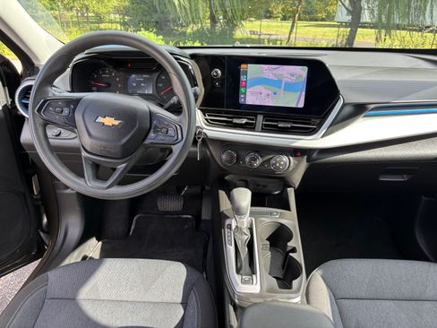 Used 2024 Chevrolet Trax LS w/ LS Convenience Package image 23