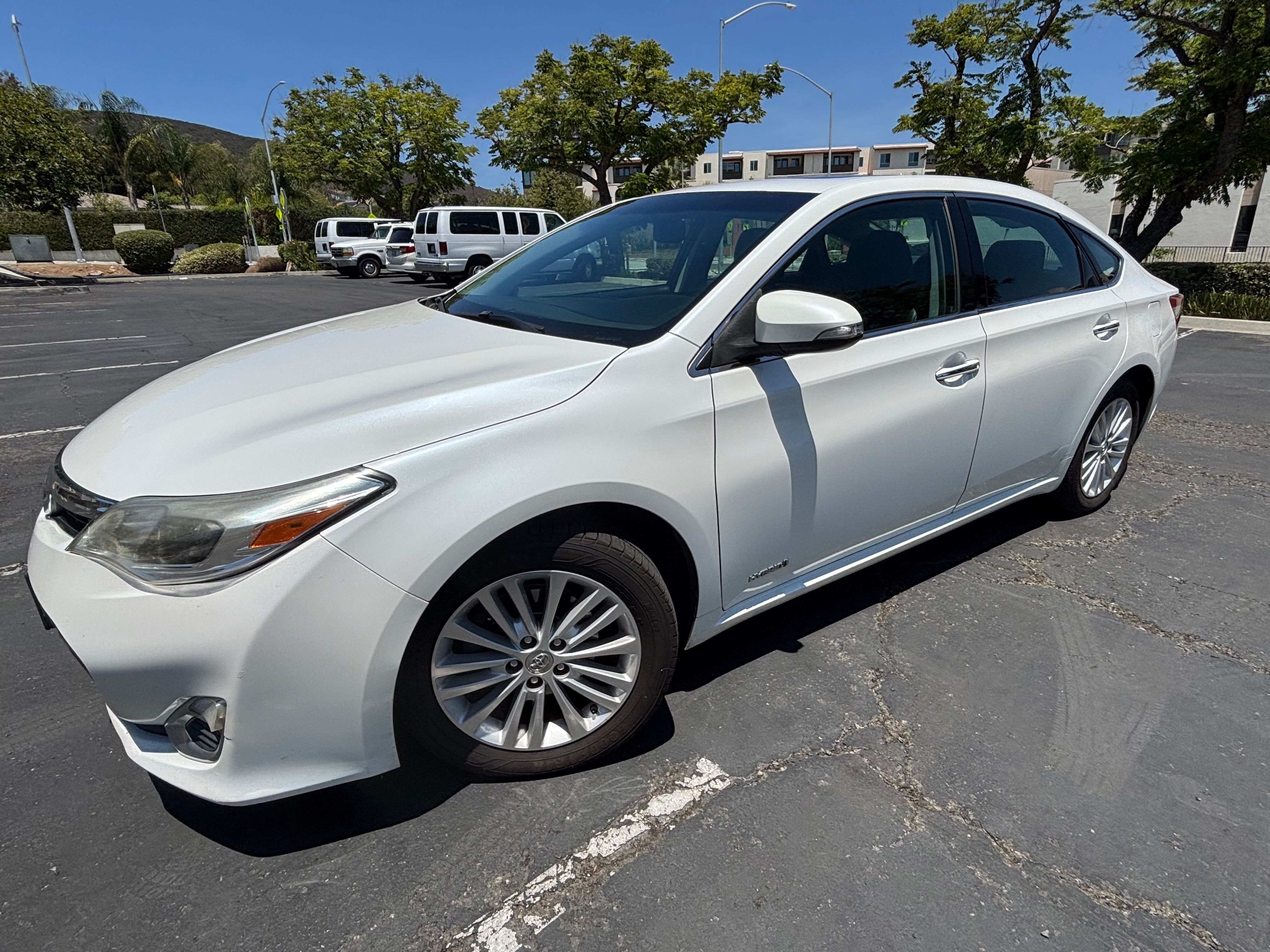 Used 2014 Toyota Avalon XLE Premium FWD image 12