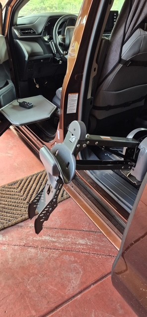 Used 2021 Toyota Sienna XLE FWD image 6