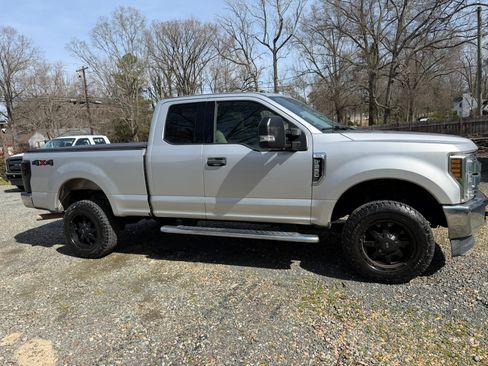 Used 2018 Ford F250 XLT image 4