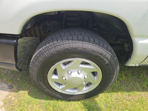 Used 2014 Ford E-150 and Econoline 150 w/ Power Group image 12