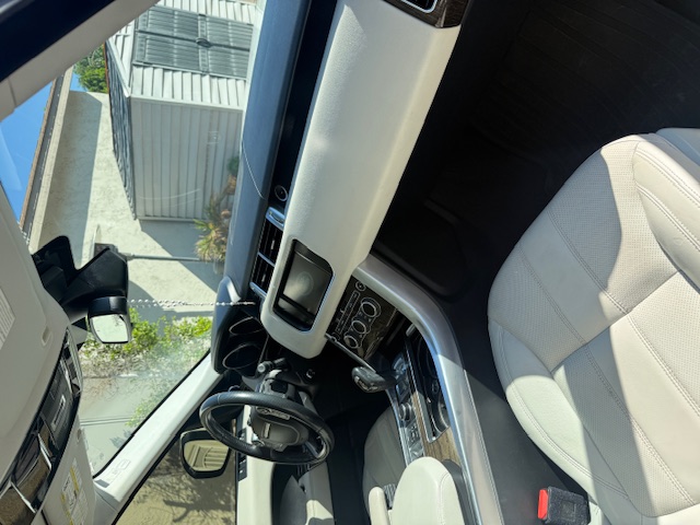 Used 2016 Land Rover Range Rover Sport SE AWD/4WD image 9