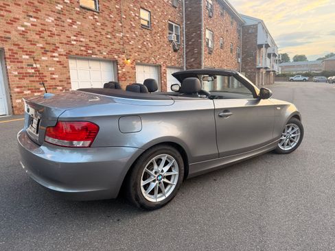 Used 2010 BMW 128i Convertible RWD image 9