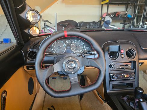 Used 1994 MAZDA MX-5 Miata image 14