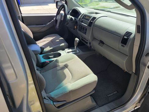 Used 2007 Nissan Frontier SE w/ SE Value Truck Pkg image 14