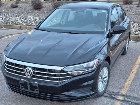 Used 2019 Volkswagen Jetta S image 1