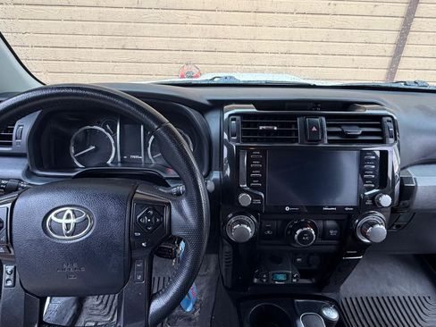 Used 2020 Toyota 4Runner TRD Off-Road AWD/4WD image 6