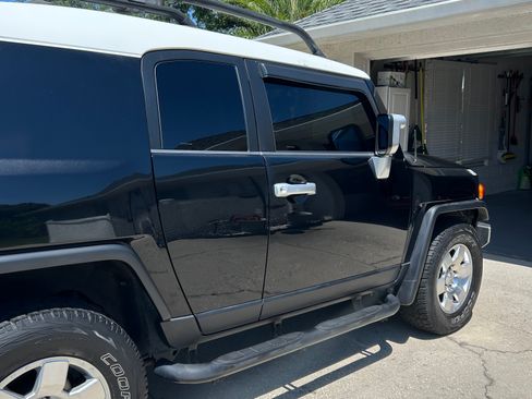 Used 2007 Toyota FJ Cruiser 2WD w/ Upgrade Pkg 1 image 4