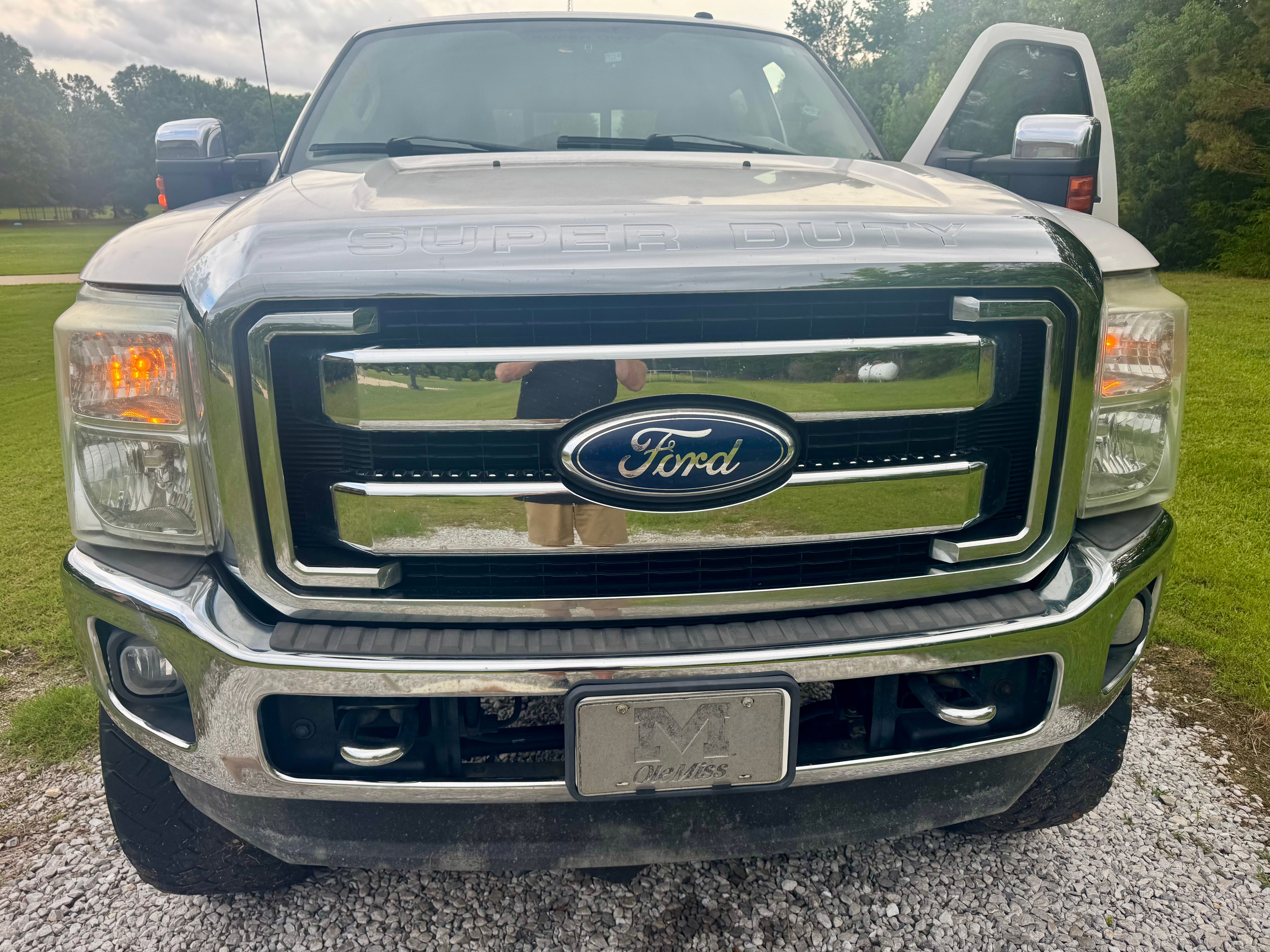 Used 2012 Ford F250 Lariat w/ Lariat Ultimate Pkg AWD/4WD image 2