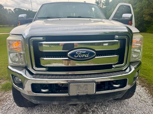 Used 2012 Ford F250 Lariat w/ Lariat Ultimate Pkg AWD/4WD image 2